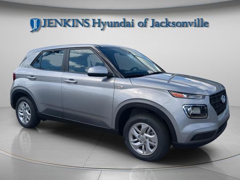 New 2026 Hyundai Venue SE image 7