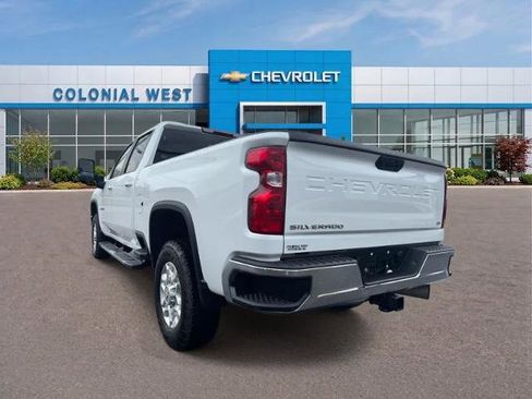 Used 2022 Chevrolet Silverado 2500 LT w/ Convenience Package AWD/4WD image 5