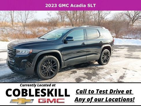 Used 2023 GMC Acadia SLT w/ Elevation Edition image 9