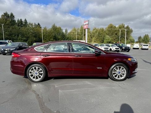 Used 2017 Ford Fusion Energi SE image 3