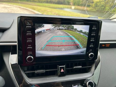 Used 2020 Toyota Corolla LE image 23