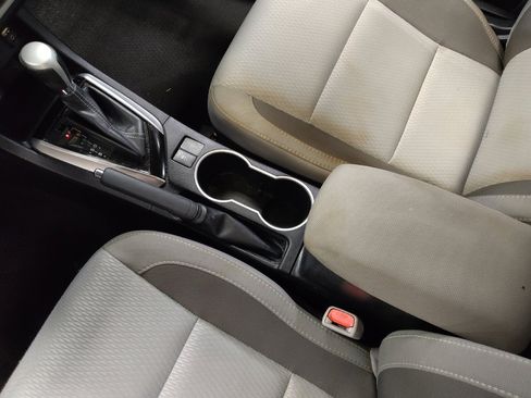 Used 2019 Toyota Corolla LE FWD image 26