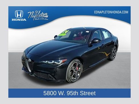 Used 2024 Alfa Romeo Giulia Veloce image 1