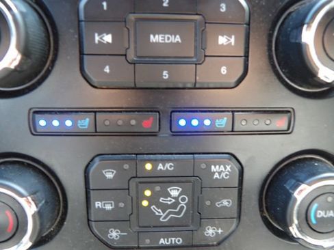 Used 2017 Ford Expedition Limited w/ Equipment Group 301A AWD/4WD image 26