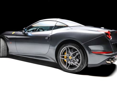 Used 2016 Ferrari California T image 34