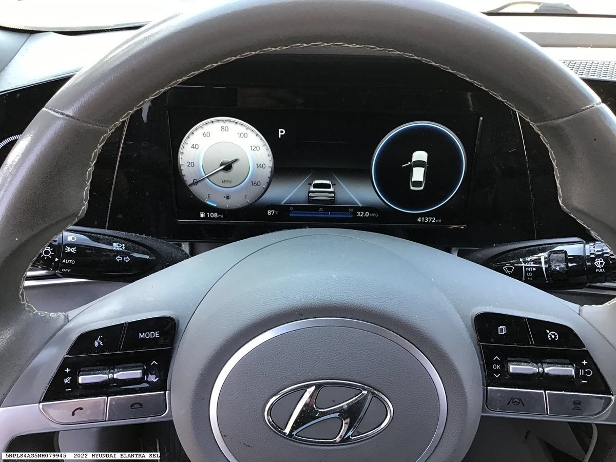 Used 2022 Hyundai Elantra SEL w/ Convenience Package FWD image 14