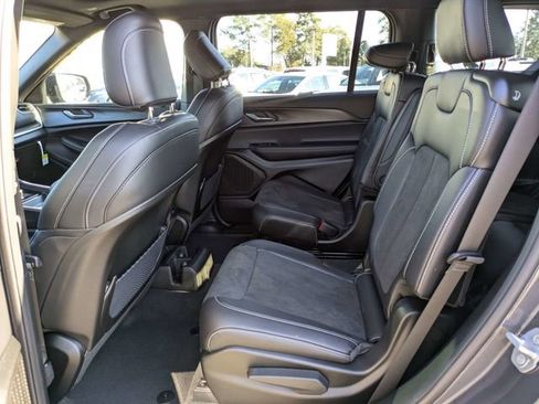 New 2025 Jeep Grand Cherokee L Altitude image 16