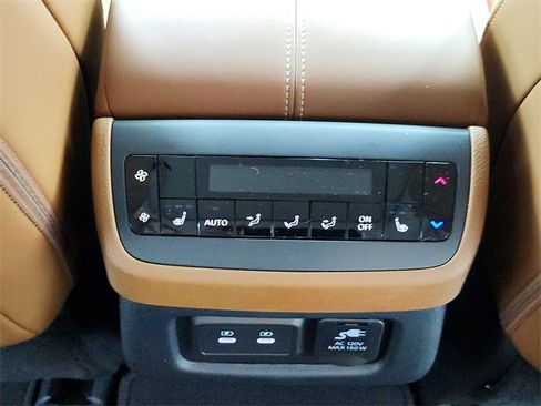 New 2026 Nissan Pathfinder Platinum image 45