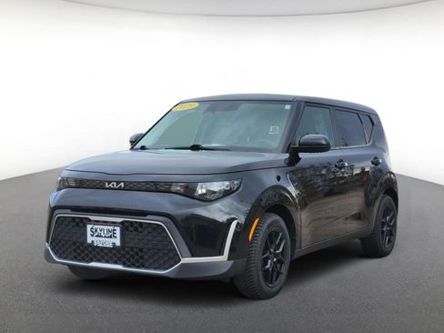 Used 2023 Kia Soul LX FWD image 2