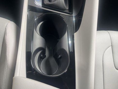 New 2025 Hyundai Elantra Limited image 20