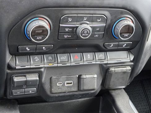 Used 2019 Chevrolet Silverado 1500 RST image 16