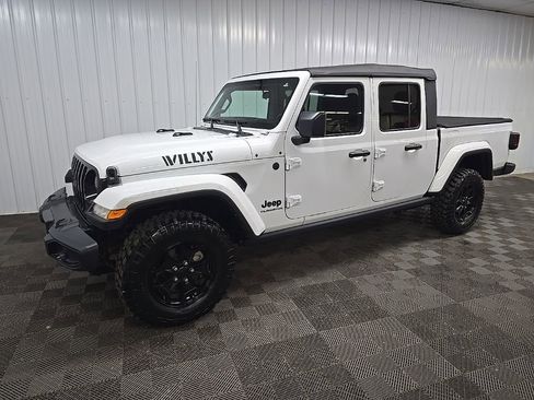 Used 2022 Jeep Gladiator Willys image 6
