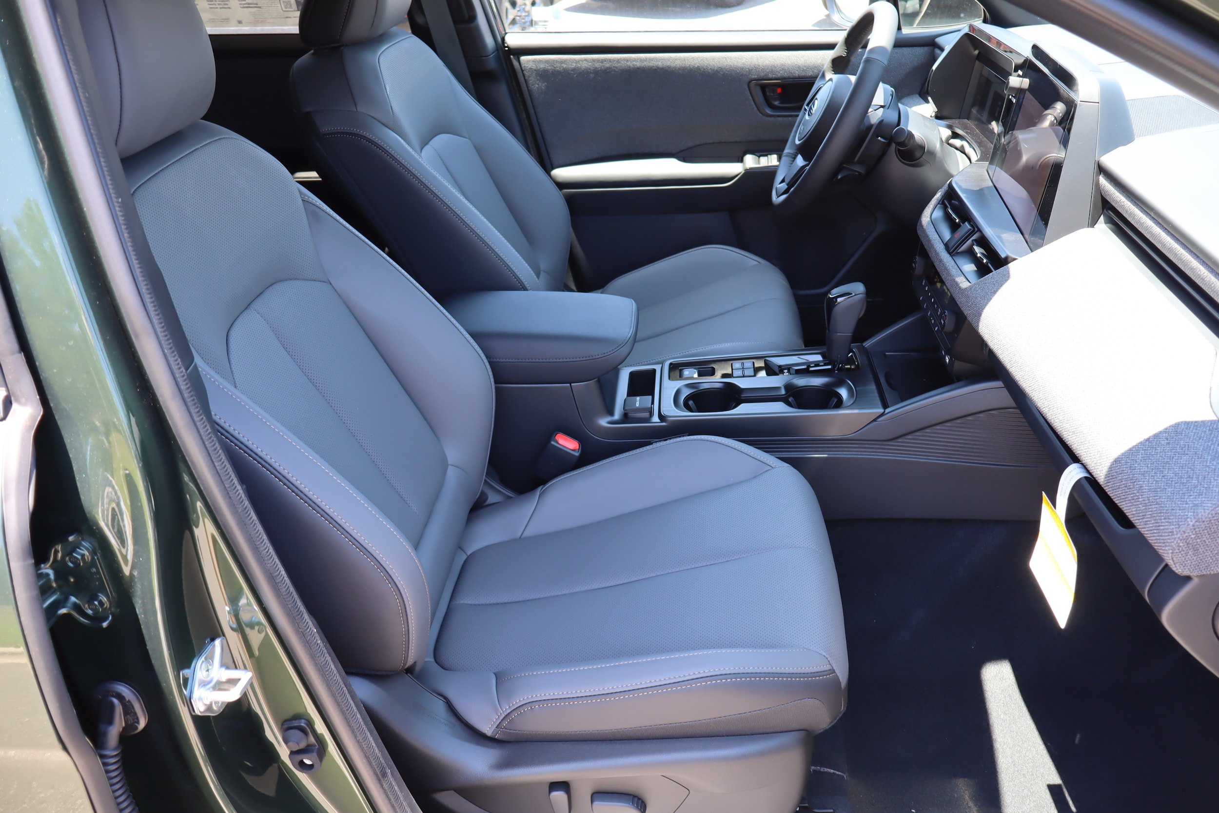 New 2026 Subaru Outback Limited w/ Premium/Limited Plus Package AWD/4WD image 23