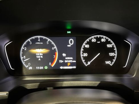 Used 2025 Honda Pilot TrailSport image 19