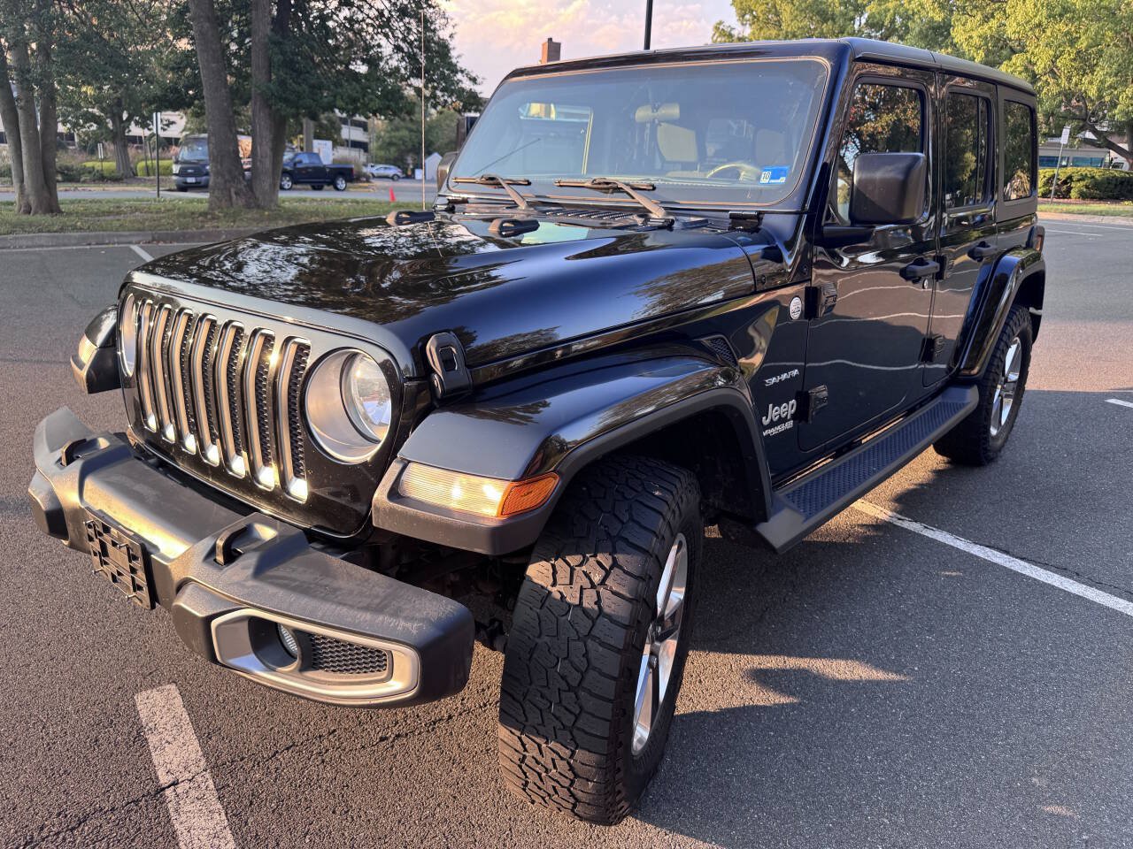 Used 2018 Jeep Wrangler Unlimited Sahara w/ Cold Weather Group AWD/4WD image 11