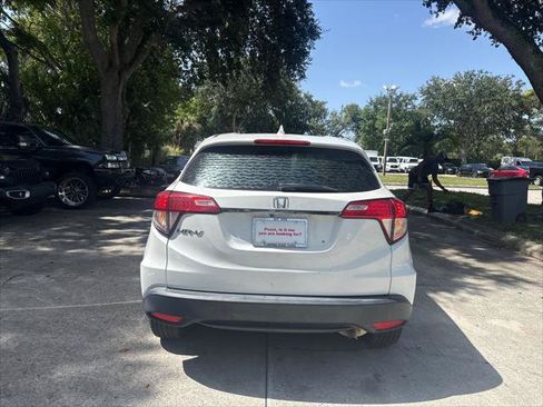 Used 2019 Honda HR-V LX image 8