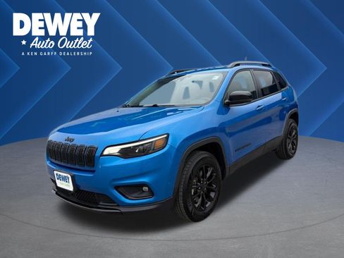 Used 2023 Jeep Cherokee Altitude Lux image 1