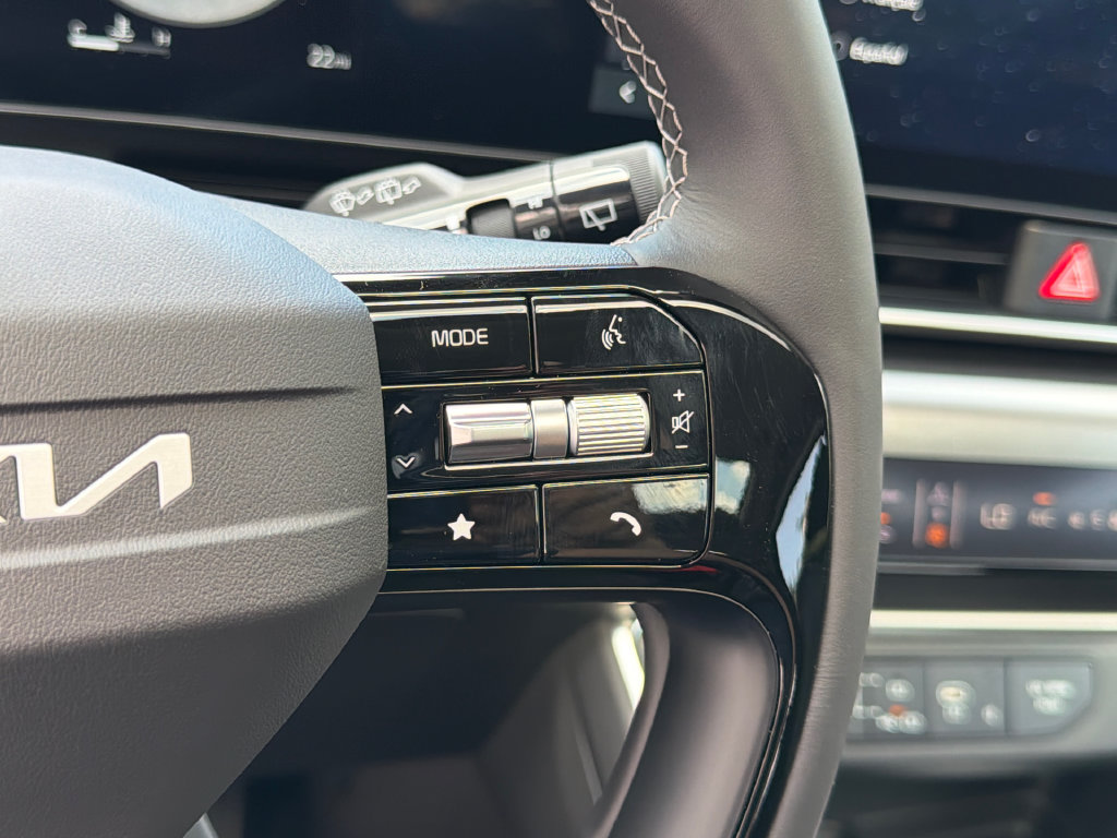 New 2027 Kia Carnival SX w/ Dark Edition Package FWD image 25