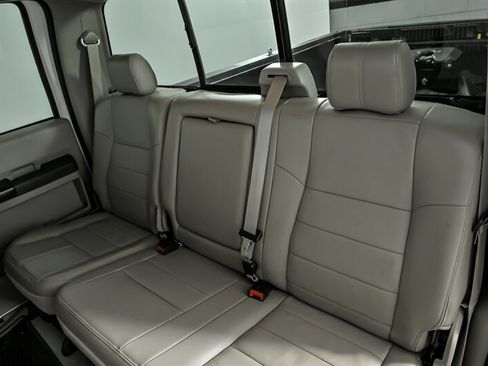 Used 2010 Ford F250 Lariat image 21