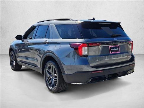 New 2026 Ford Explorer ST-Line w/ ST-Line Street Pack AWD/4WD image 8