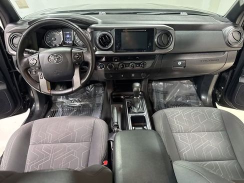 Used 2017 Toyota Tacoma TRD Off-Road w/ Tow Package (A/T) image 11