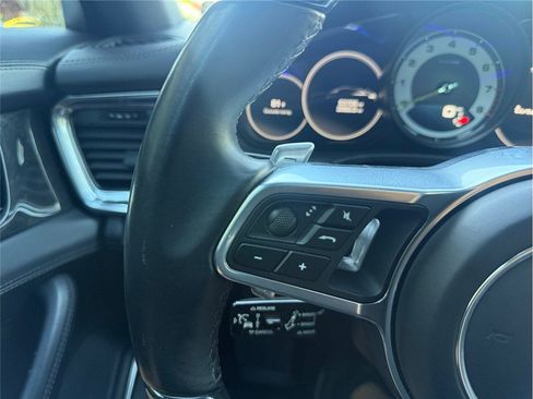 Used 2018 Porsche Panamera 4 AWD/4WD image 27