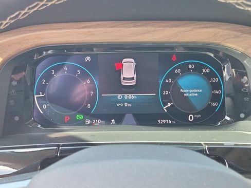 Used 2025 Volkswagen Atlas SE FWD image 13