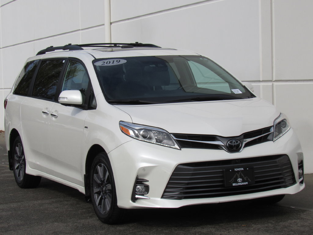 Used 2019 Toyota Sienna XLE AWD/4WD image 2