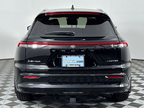 Certified 2025 Toyota Crown Signia w/ Advanced Technology Package image 5