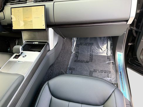 New 2026 Land Rover Range Rover Long Wheelbase Autobiography AWD/4WD image 19