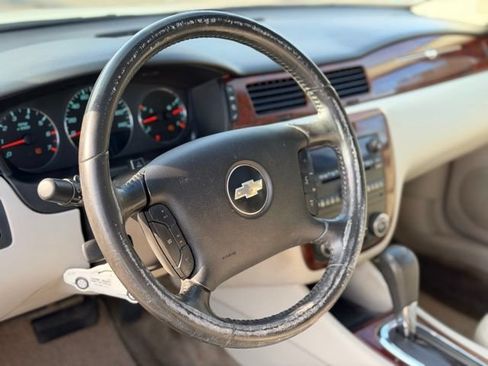 Used 2010 Chevrolet Impala LT w/ Luxury Edition Package FWD image 7