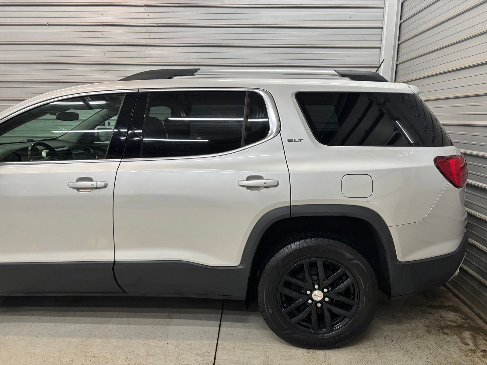 Used 2018 GMC Acadia SLT AWD/4WD image 5