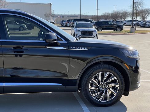 New 2026 Lincoln Aviator Premiere image 12