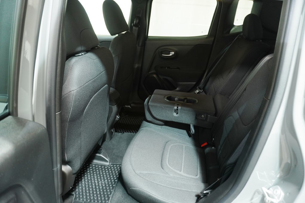 Used 2021 Jeep Renegade Latitude w/ Convenience Group AWD/4WD image 12