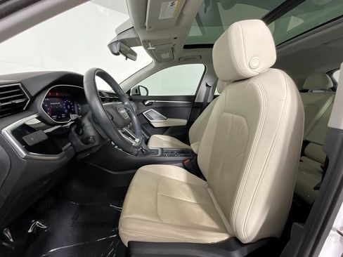 Used 2020 Audi Q3 2.0T Premium w/ Convenience Package image 16