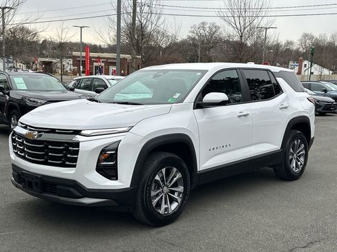 Used 2026 Chevrolet Equinox LT image 2