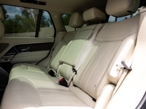Used 2023 Land Rover Range Rover SE AWD/4WD image 21