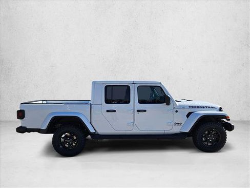 New 2026 Jeep Gladiator Sport image 4