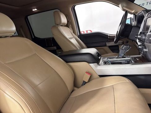 Used 2015 Ford F150 Lariat image 16