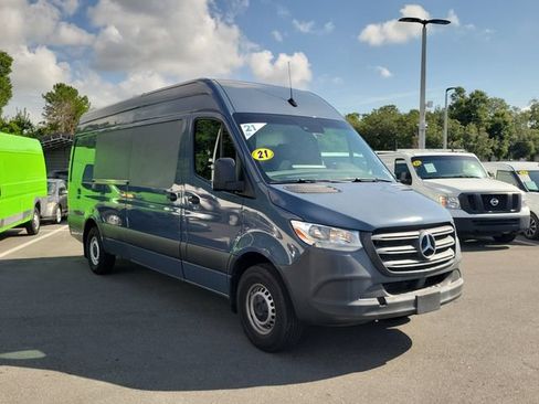 Used 2021 Mercedes-Benz Sprinter 2500 image 3