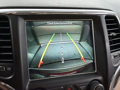 Used 2018 Jeep Grand Cherokee Overland AWD/4WD image 20