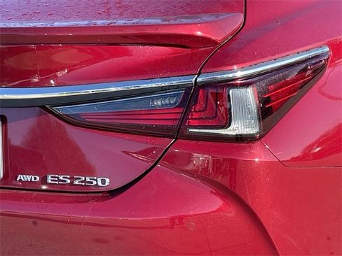 Used 2022 Lexus ES 250 w/ Premium Package image 6