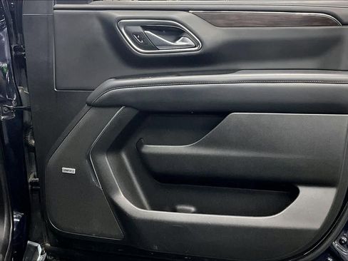 Used 2022 Chevrolet Suburban LT AWD/4WD image 22