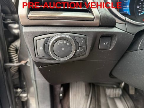 Used 2017 Ford Fusion SE w/ Fusion SE Technology Package FWD image 26