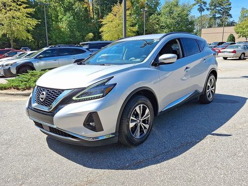 Used 2023 Nissan Murano SV image 3