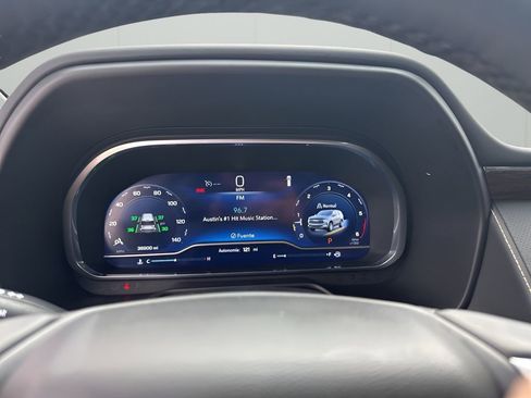 Used 2023 Chevrolet Suburban Premier image 33