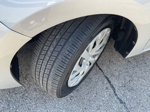 Used 2017 Toyota Corolla LE FWD image 21