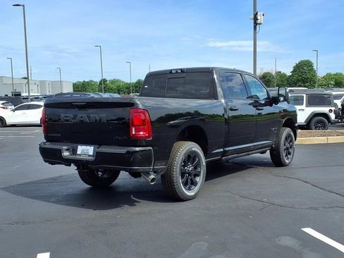 New 2026 RAM 2500 Laramie AWD/4WD image 18