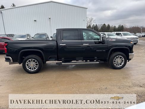 Used 2025 Chevrolet Silverado 2500 LTZ w/ LTZ Plus Package image 7