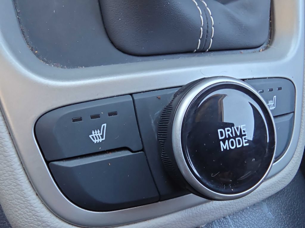 Used 2026 Hyundai Venue SEL FWD image 17